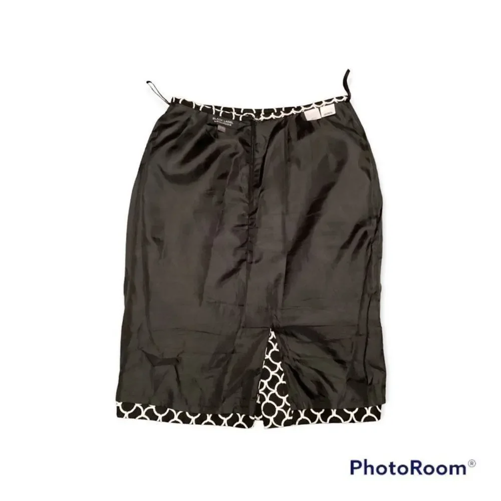 Chic Geometric Black and White Pencil Skirt